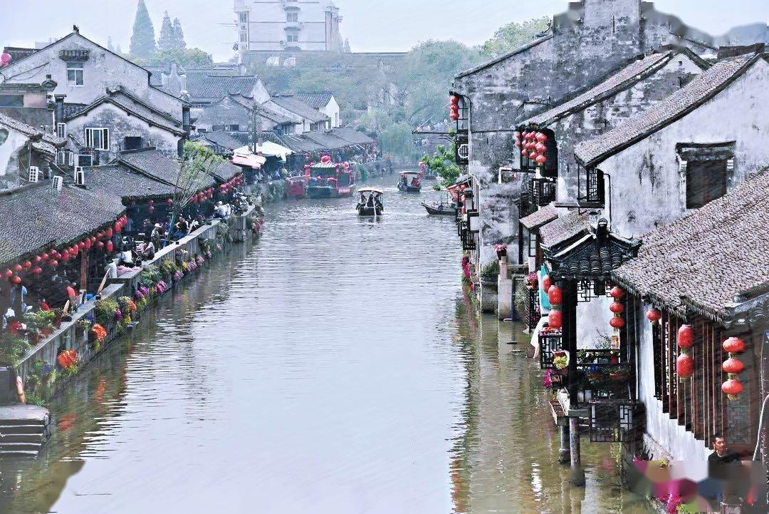 侯爷的职位是不是比皇太子大？